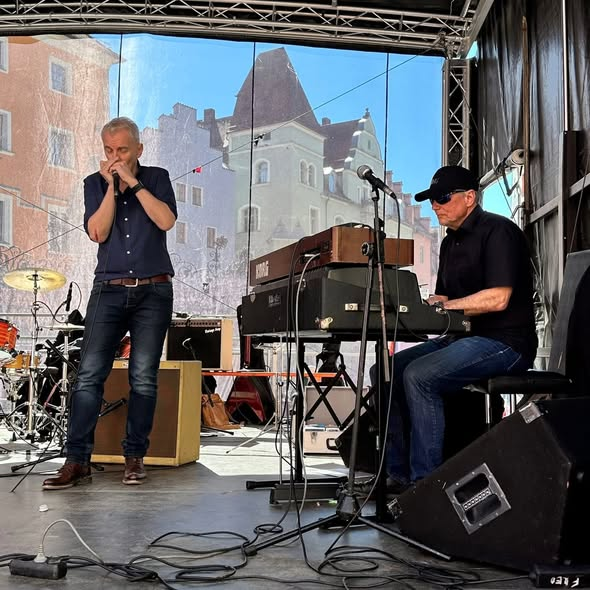 Tom Feiner an der Bluesharp, Robert Seitz an den Tasten